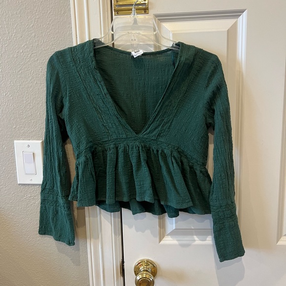 PacSun Me to Me Green Cropped Ruffled Shirt - Picture 1 of 4